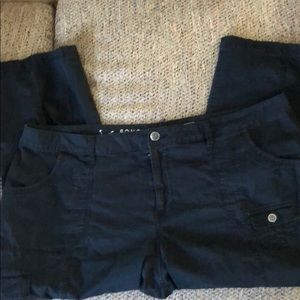 Sonoma Life+Style Mid Rise Capris